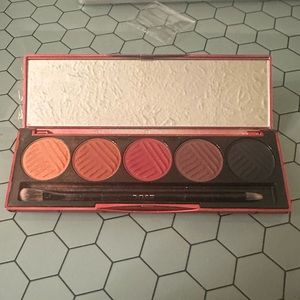 Dose eyeshadow